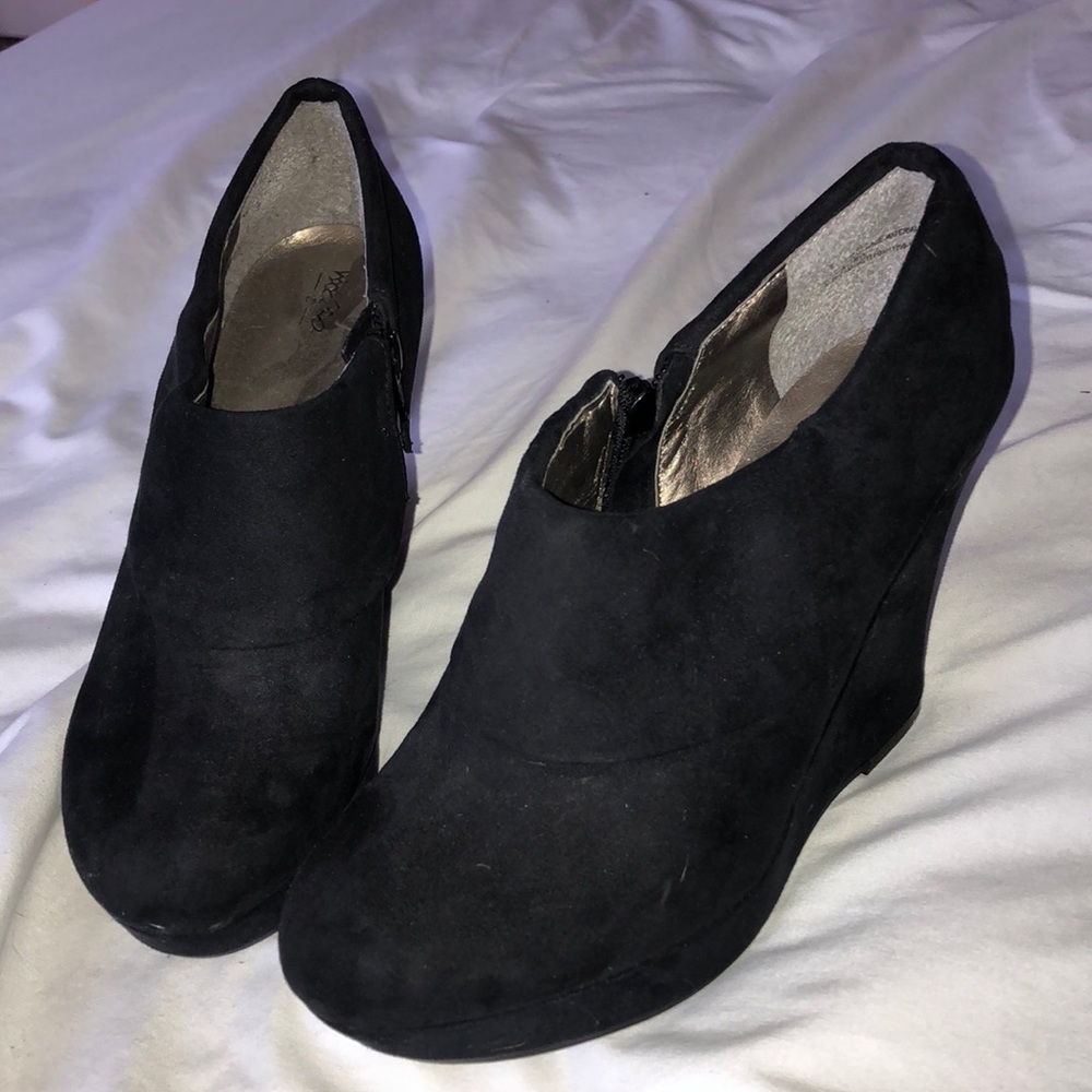 Mossimo black wedges